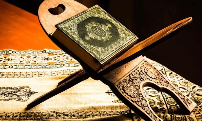 تفسير حلم قراءة القران تفسير رؤية كتاب الله المجيد في المنام