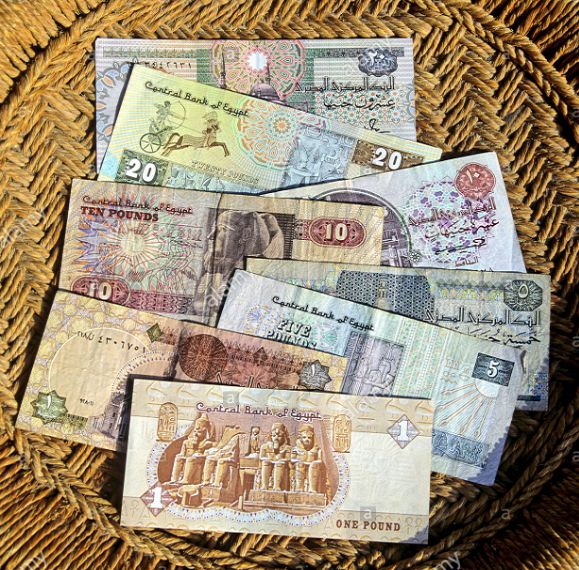 تفسير حلم العثور على النقود الورقية وجمعها في المنام