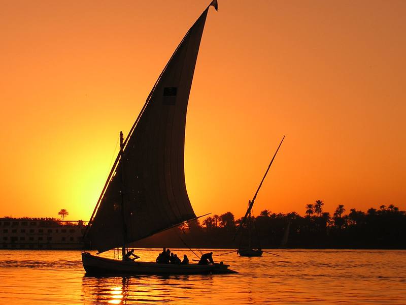 كورنيش النيل في القاهرة يعتبر من اجمل المناطق التي يمكن التنزه بها