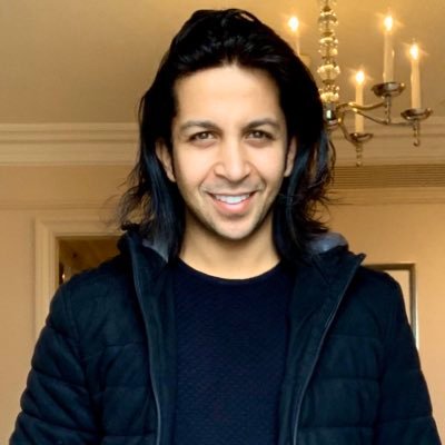 هشام جمال هو منتج و مؤلف موسيقي و مغني مصري